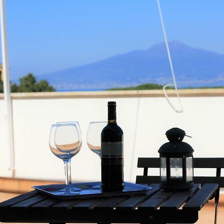 Casa Bice Amazing View Of Vesuvius Apartment ซอร์เรนโต ภายนอก รูปภาพ
