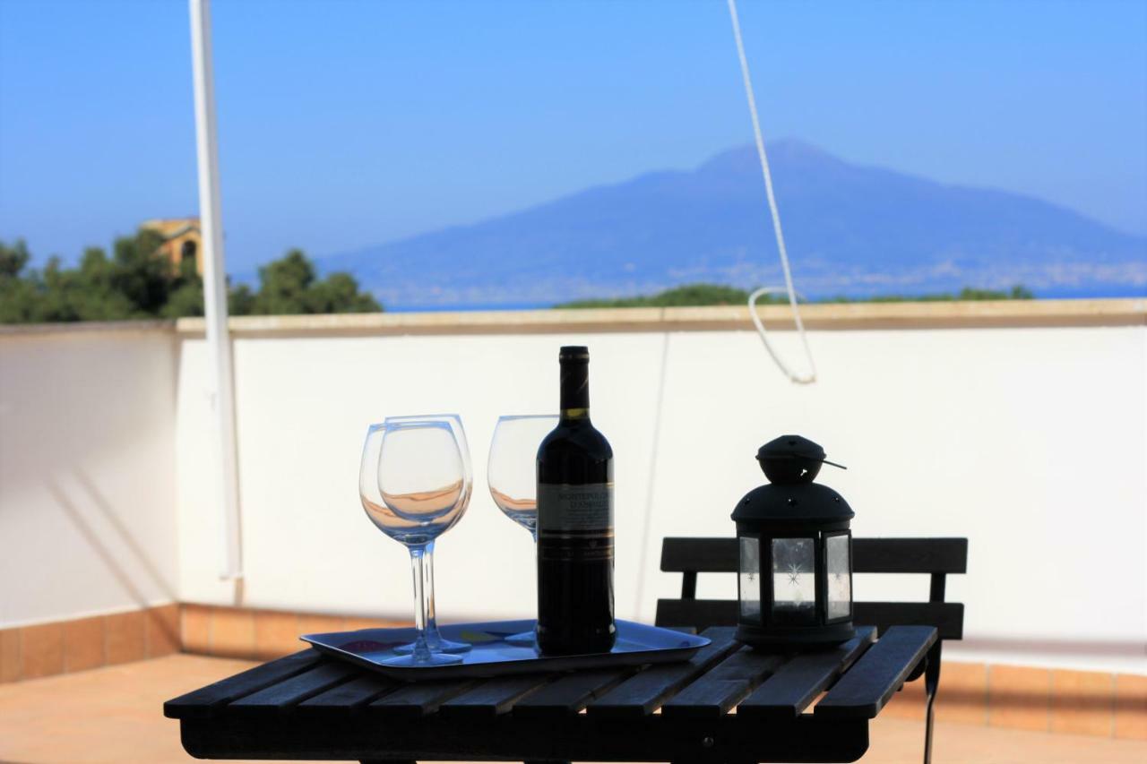 Casa Bice Amazing View Of Vesuvius Apartment ซอร์เรนโต ภายนอก รูปภาพ