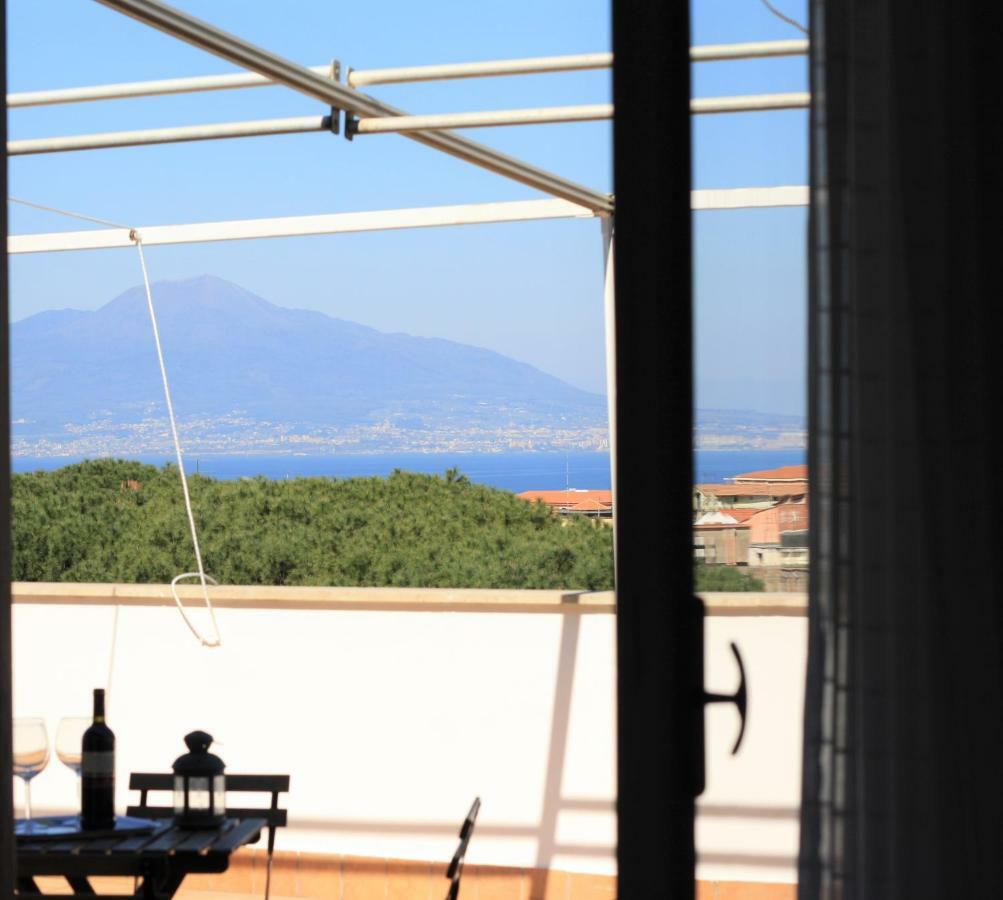 Casa Bice Amazing View Of Vesuvius Apartment ซอร์เรนโต ภายนอก รูปภาพ